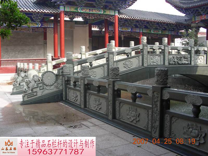 寺廟石欄桿