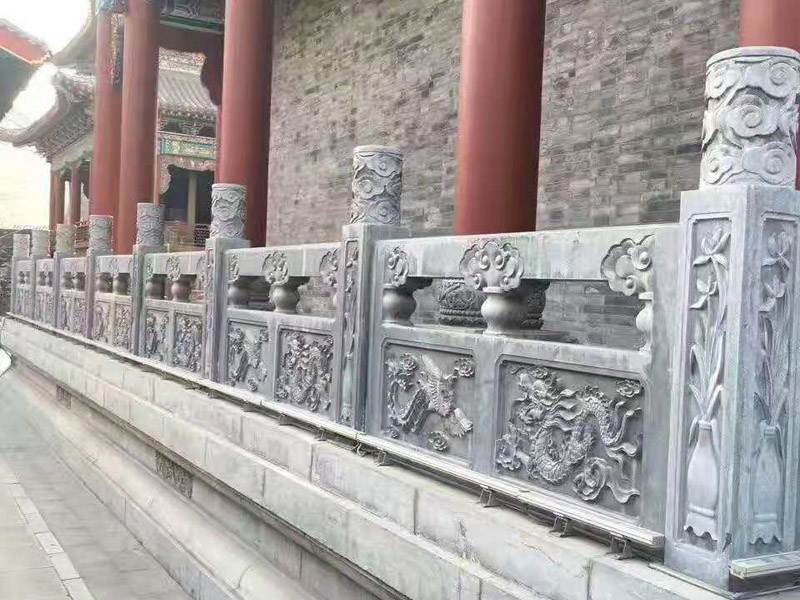 石護欄