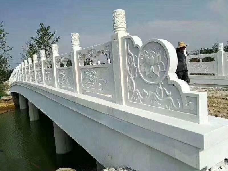 漢白玉橋面石護(hù)欄