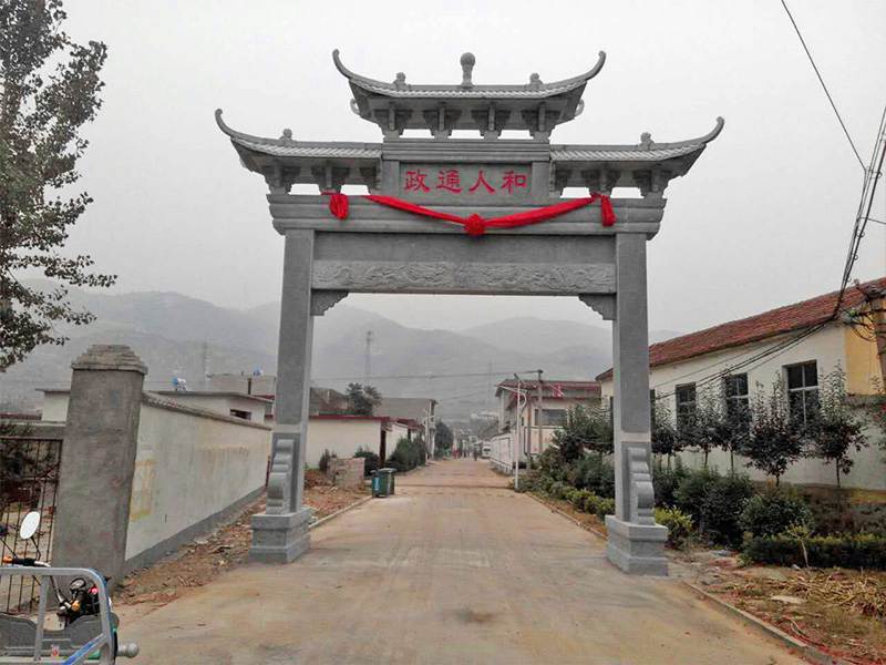 村口一門(mén)三樓石門(mén)樓
